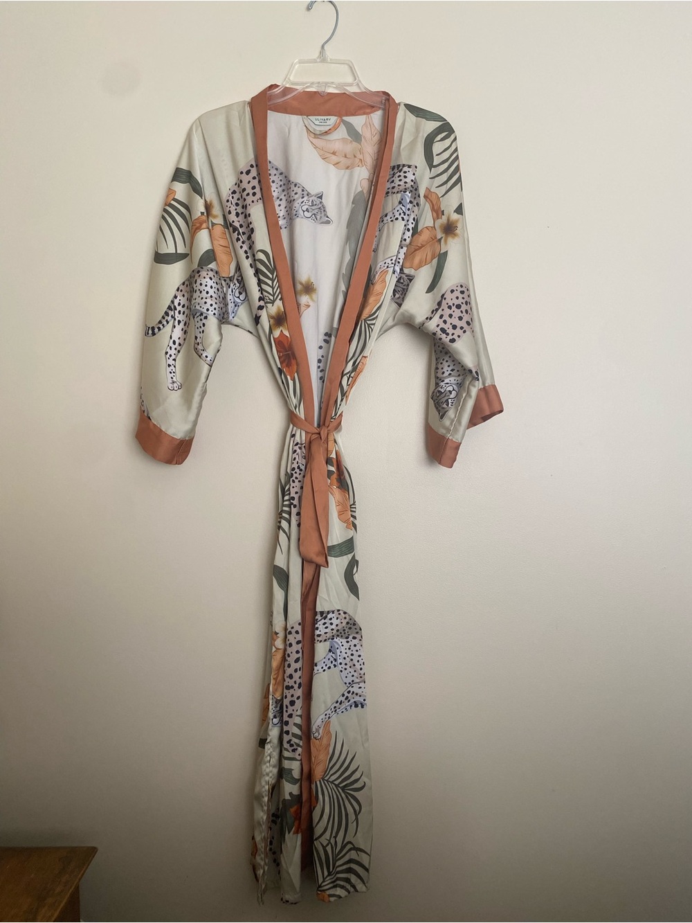Silk-Feel Leopard Print Kimono Robe in Cream & Rust